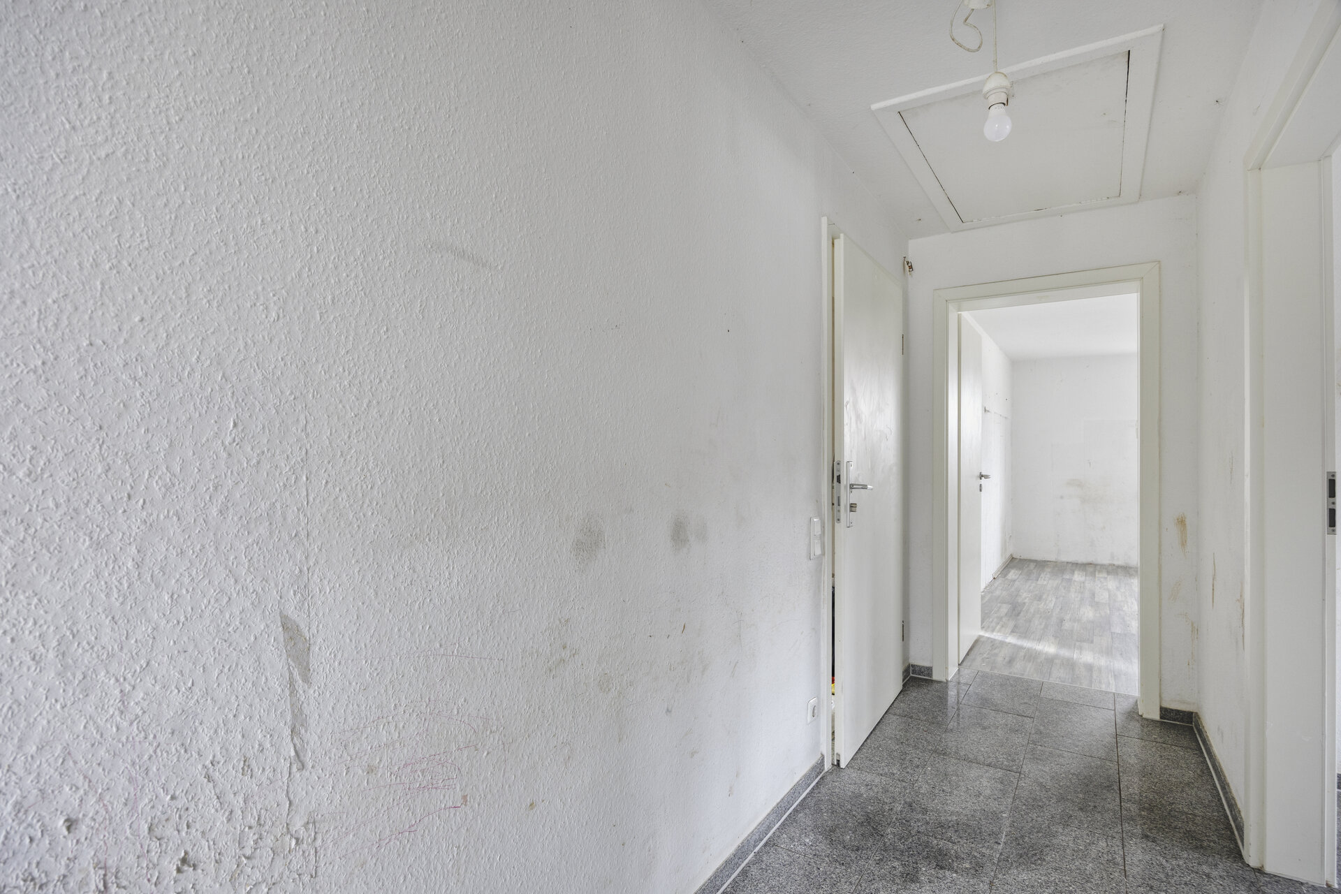 Dachgeschosswohnung Bad Oeynhausen – Flur