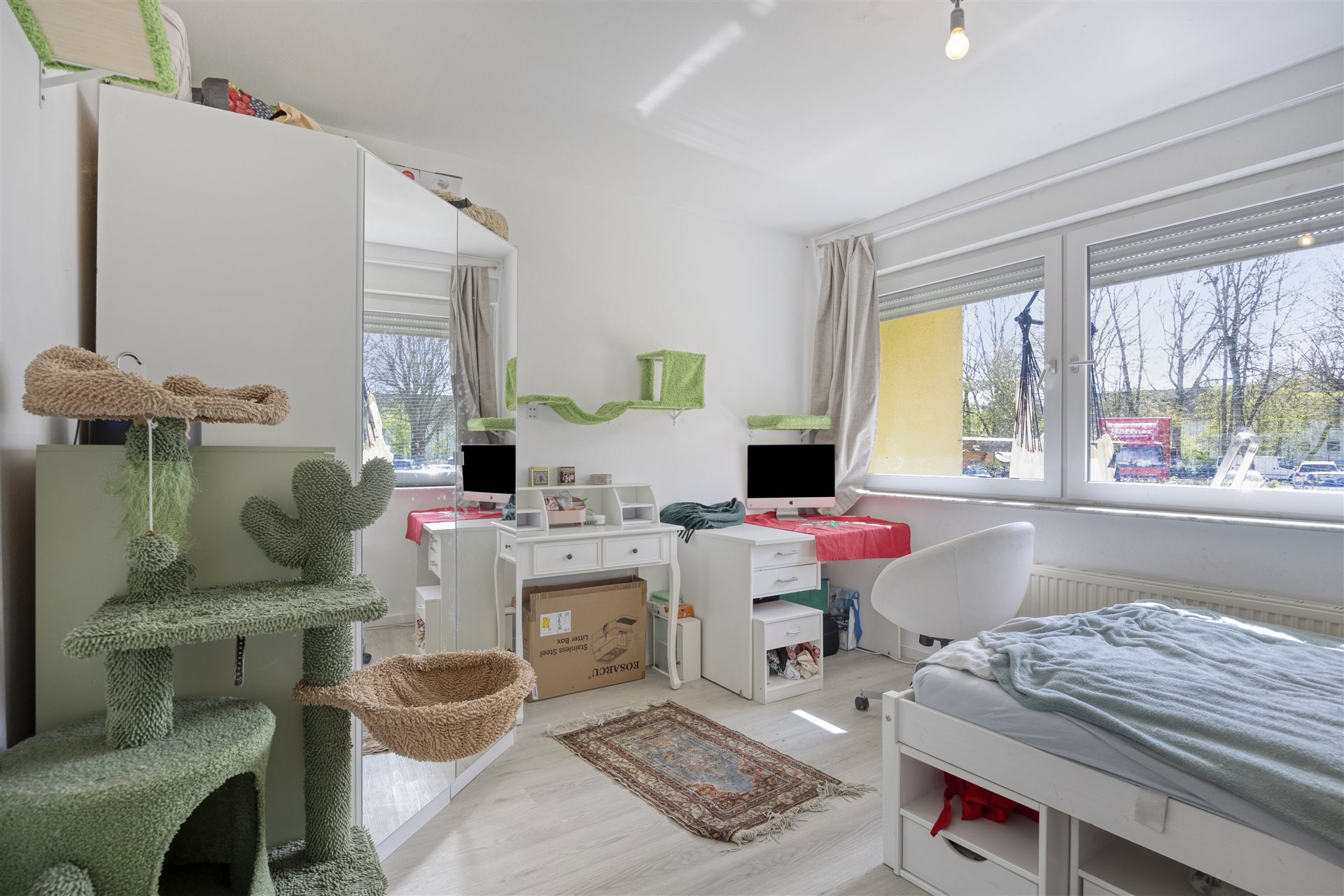 Eigentumswohnung Münster-Coerde – Schlafzimmer mit großem Fenster