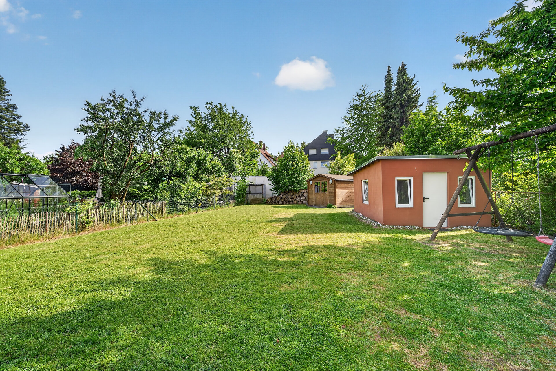 Mehrfamilienhaus Bielefeld – heller Wohnbereich im Erdgeschoss