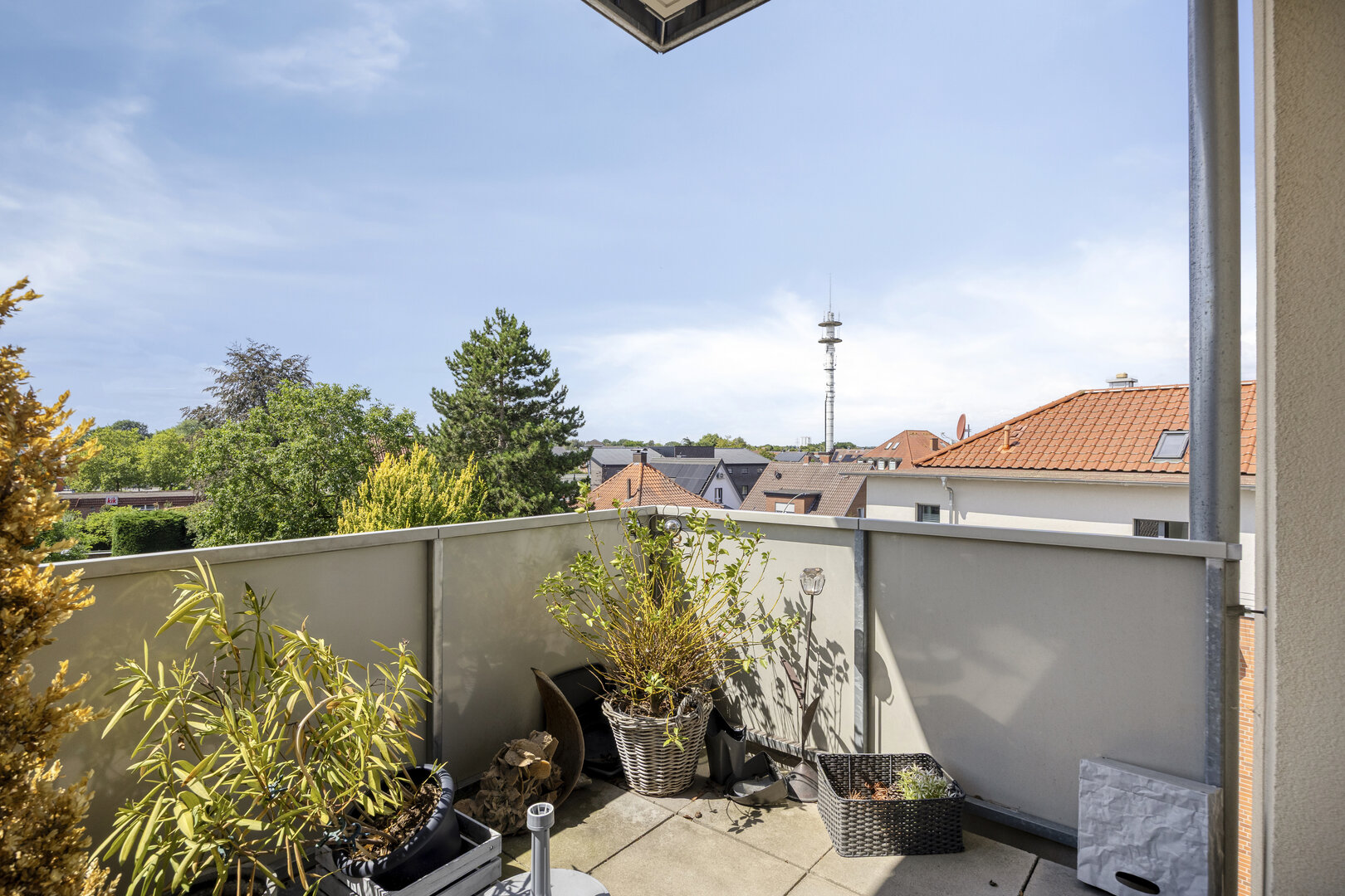 Eigentumswohnung Warendorf – Balkon mit Blick über die Dächer von Warendorf
