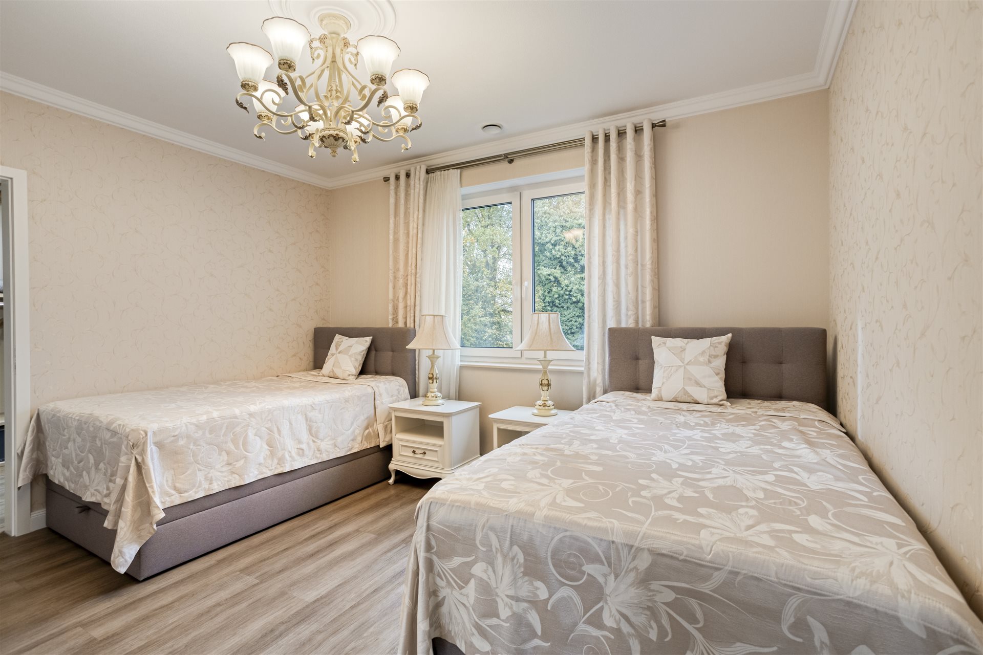 Stadtvilla Bad Iburg – Schlafzimmer mit zwei Betten